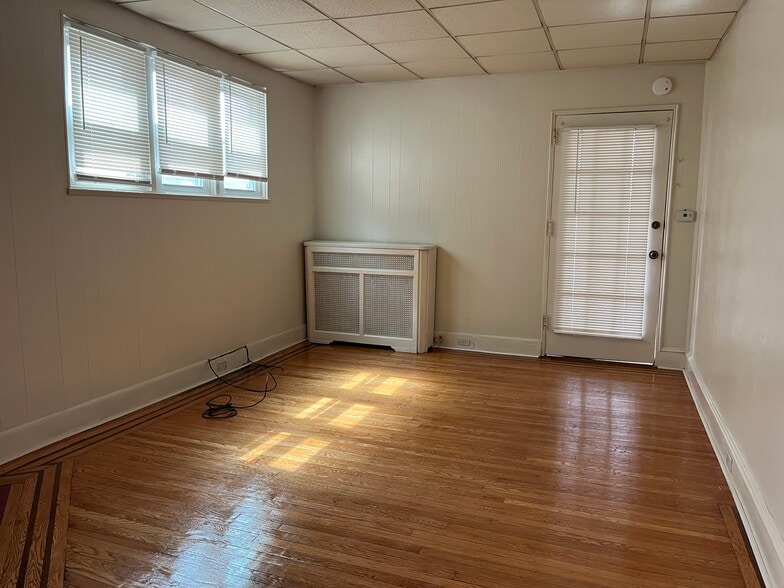 Building Photo - 7353 Sackett St