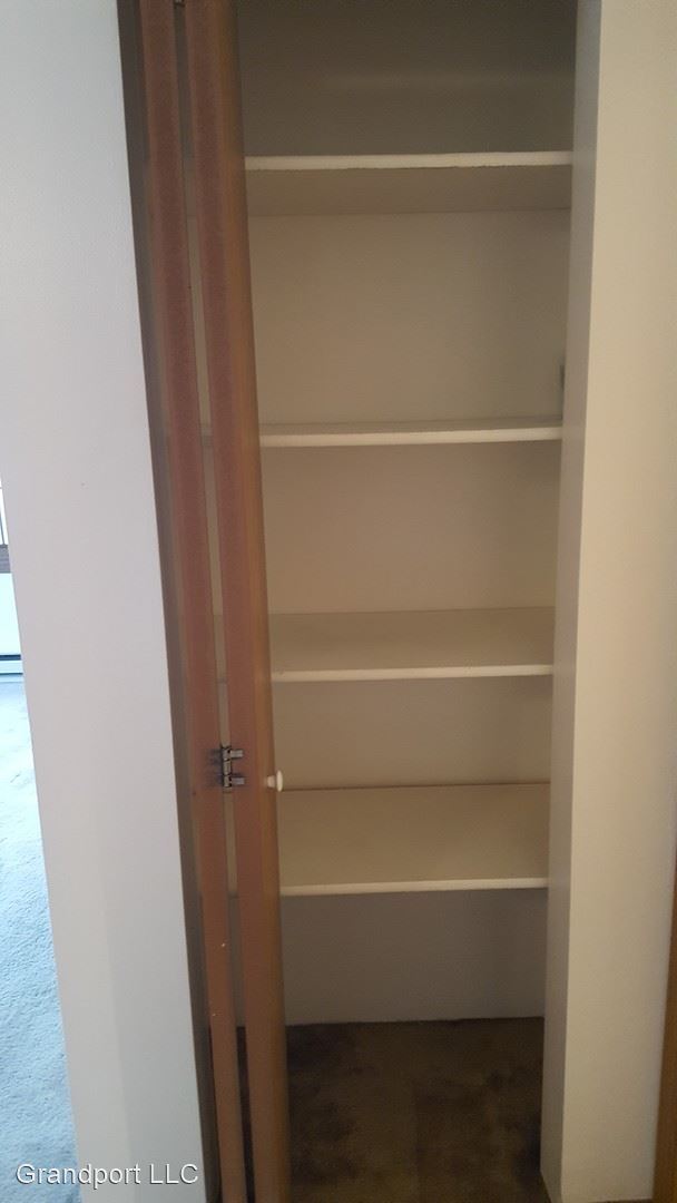 Building Photo - 465-473 W Grand Ave