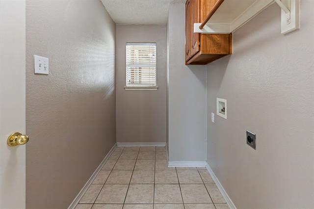 Building Photo - 300 Thomas Dr