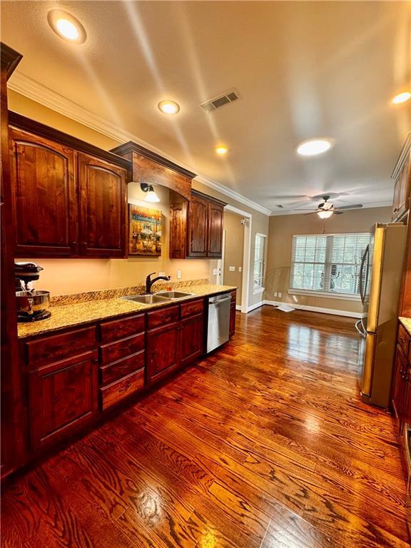 Building Photo - 15 Thackery Ln