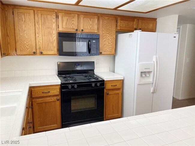 Building Photo - 3008 Ocean View Dr