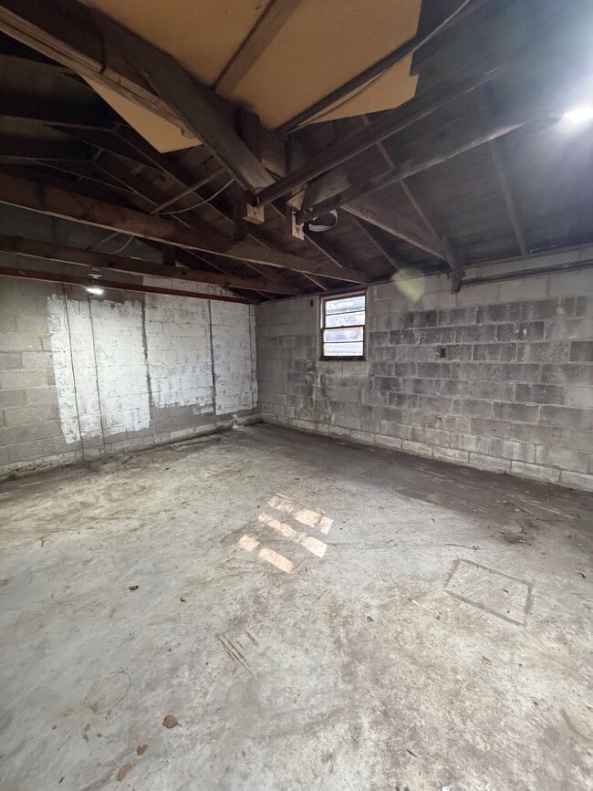 Building Photo - 1206 E 52nd St