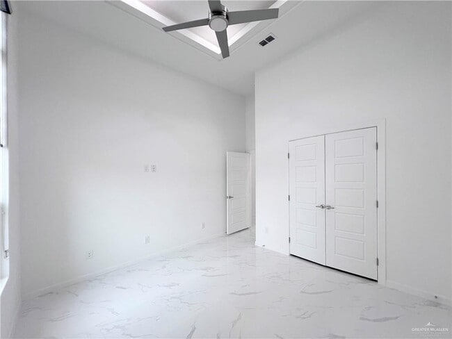 Building Photo - 29 E Kennedy Ave