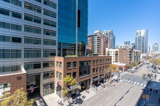 Building Photo - 321 Tenth Ave