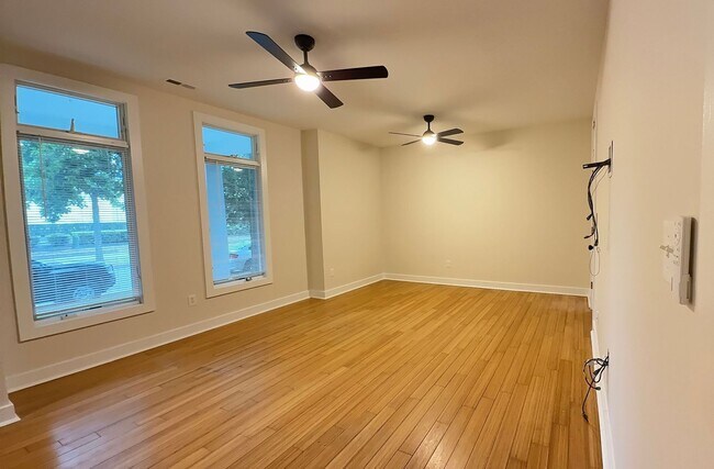 Building Photo - 3BR Home w/ 2-Car Garage | Prime Norfolk Location