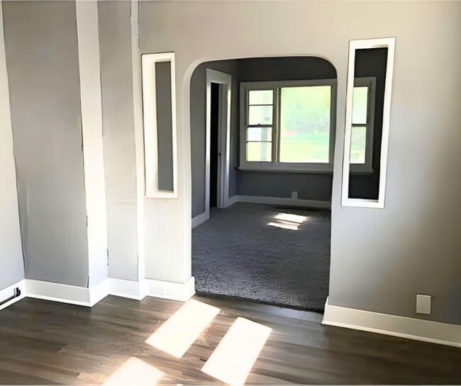 Building Photo - 9918 Sandusky Ave