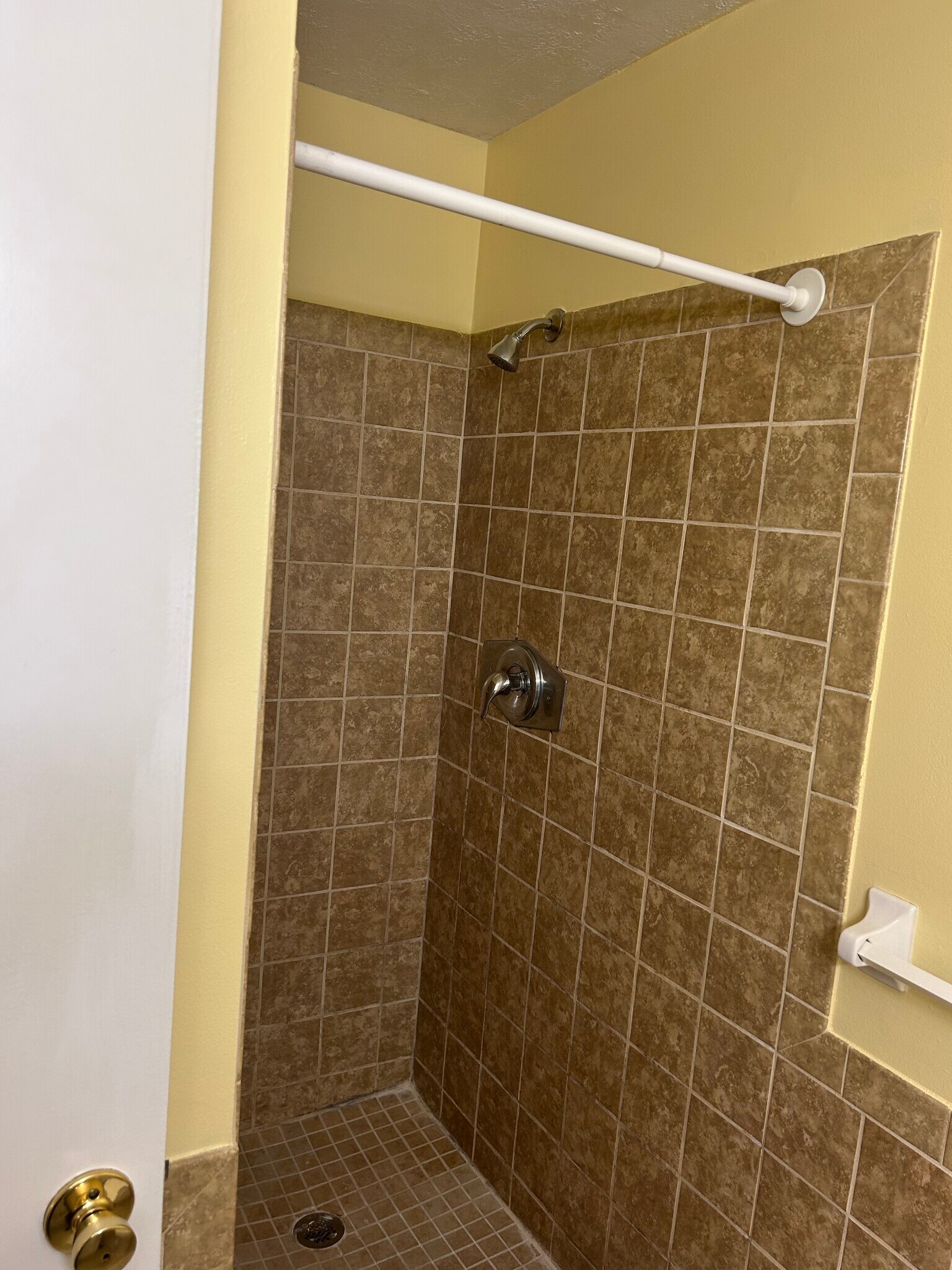 Master bathroom - 134 Burns Ave