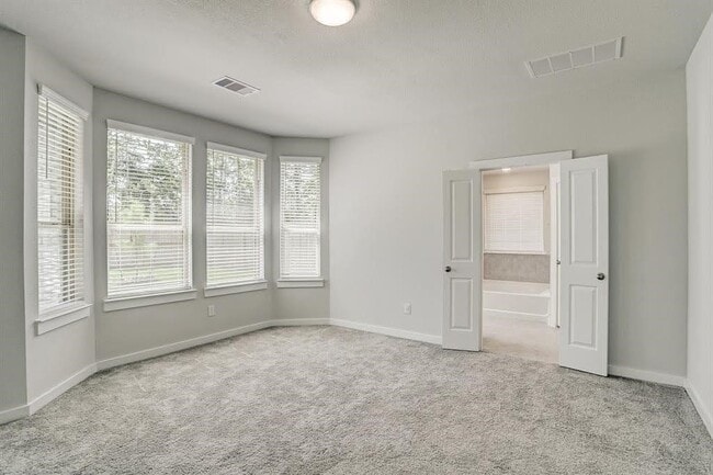 Building Photo - 16314 Apache Wds Wy