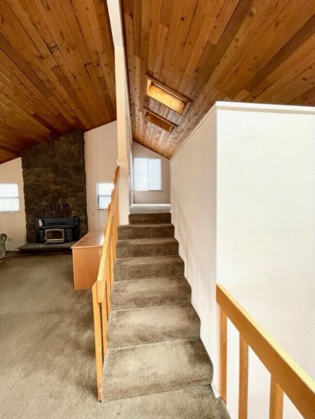 Building Photo - One of a kind property!  Huge lot, great h...