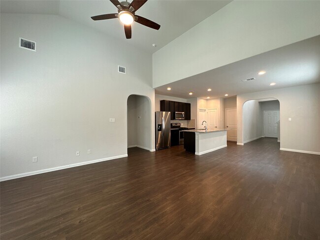 Building Photo - 2611 Hoffman Ln