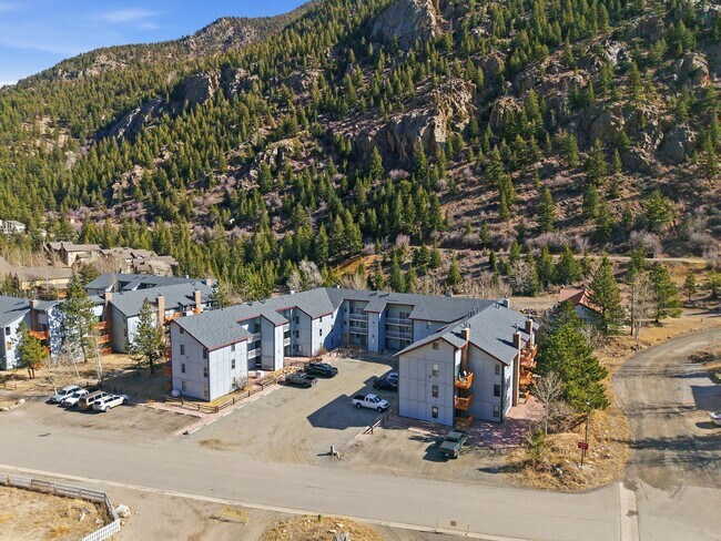 Building Photo - 1901 Clear Creek Dr
