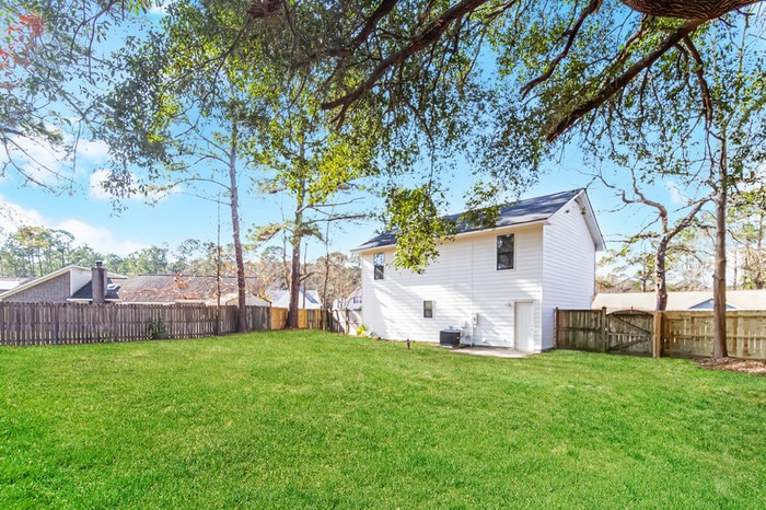 Building Photo - 209 Mohican Cir
