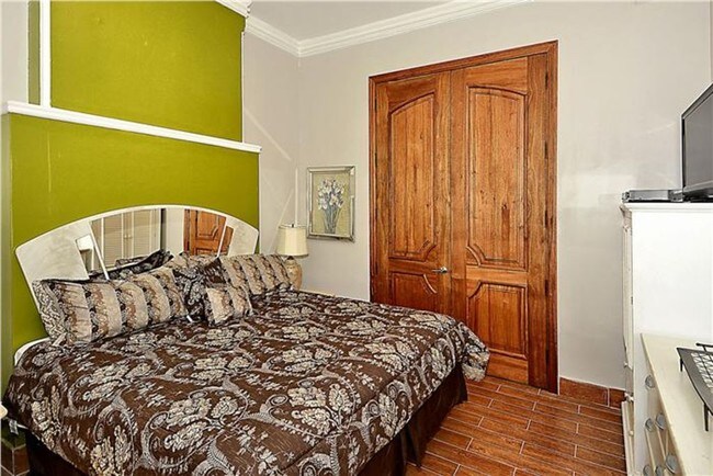 Building Photo - 817 6th St NW