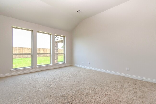 Building Photo - 3410 Willow Cres Ct