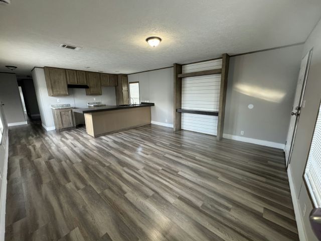 Building Photo - 1702 Sunburst Dr