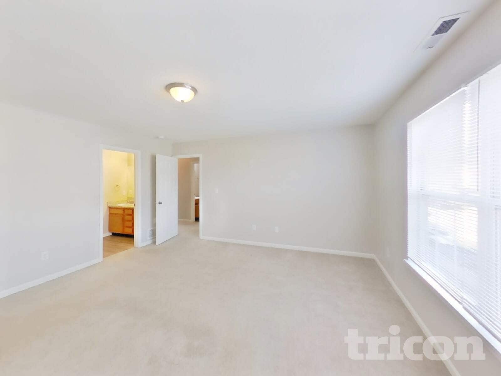 Building Photo - 10213 Blue Sky Dr