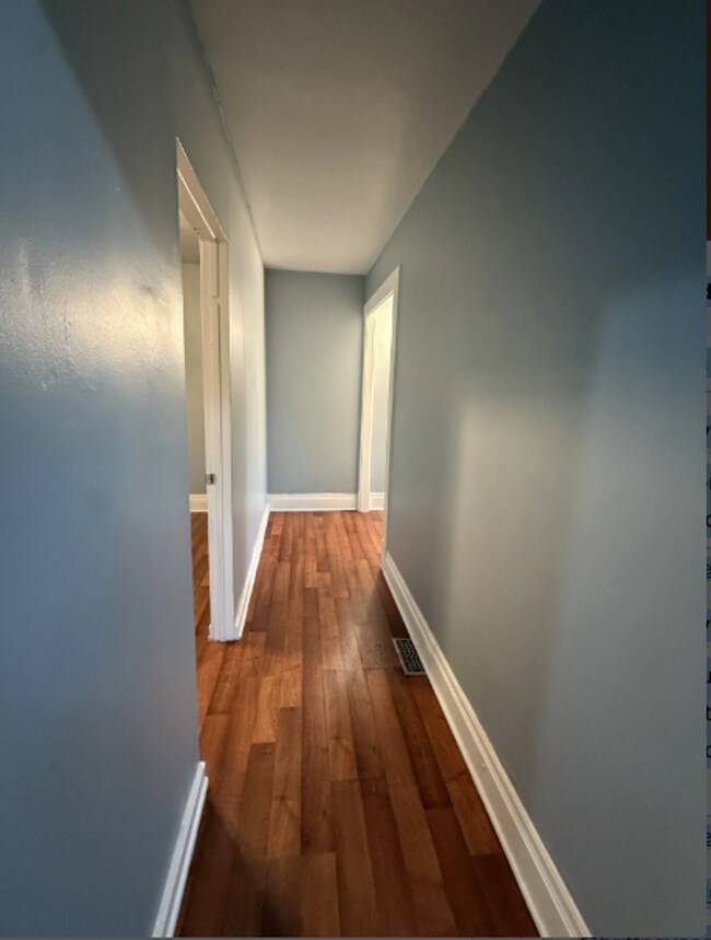 Building Photo - 7656 Highland Ave
