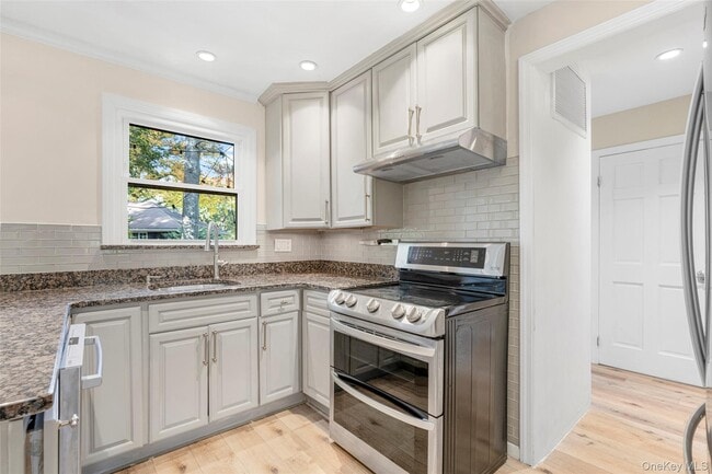 Building Photo - 10 Lundy Ln