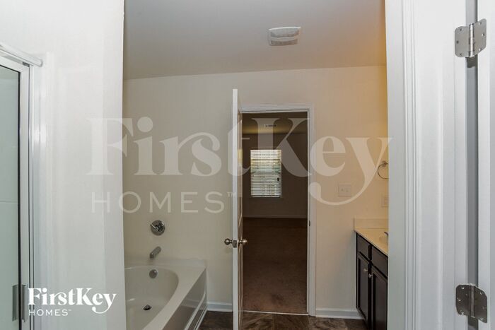 Building Photo - 3282 Runneymede Street SW