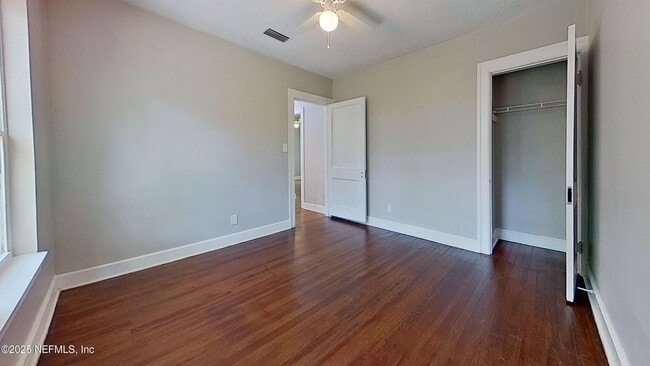 Building Photo - 257 E 47th St