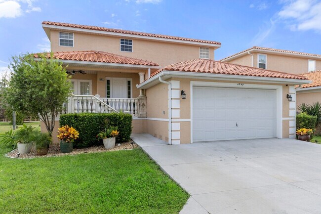 Building Photo - 4 Waterside St