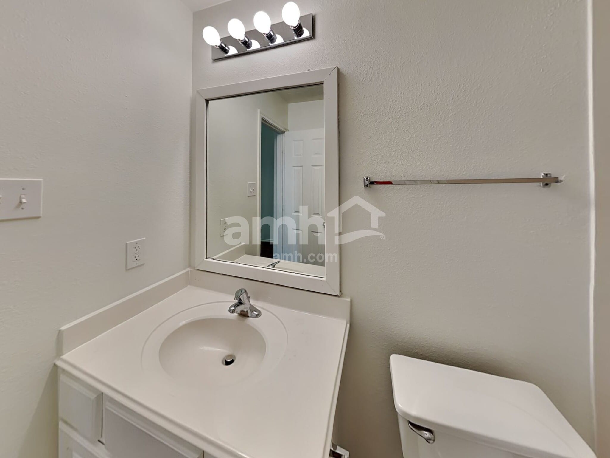 Building Photo - 18413 Sunrise Oaks Ct