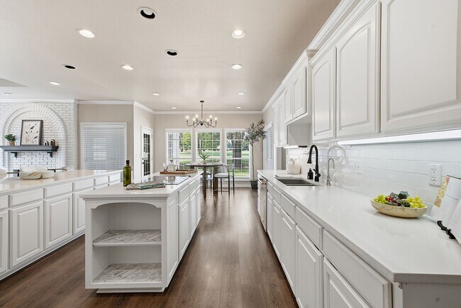 Building Photo - 408 W Fairway Ct