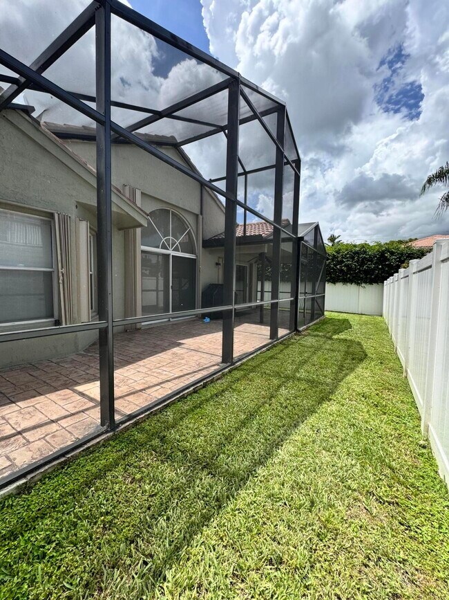 Building Photo - 18038 Rhumba Way