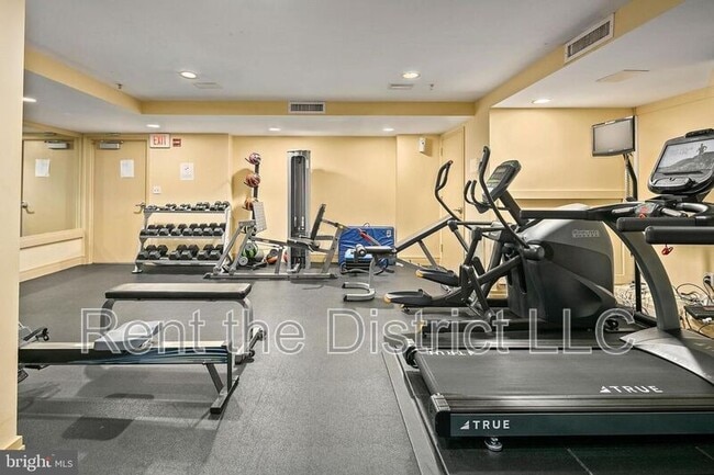 Building Photo - 915 E St NW