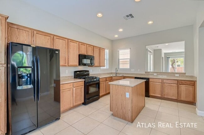 Building Photo - 6522 Chinatown St