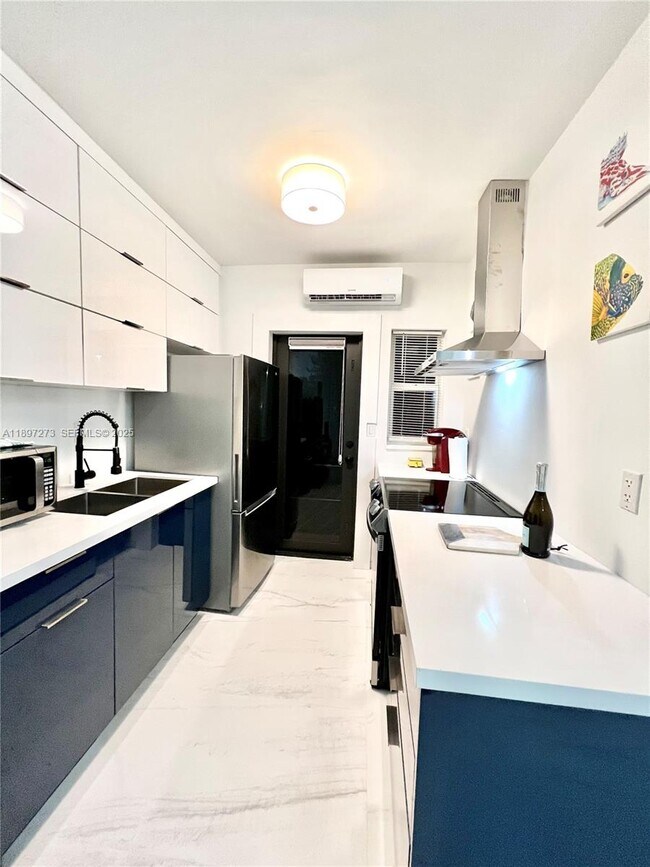 Building Photo - 8270 NE 1st Pl