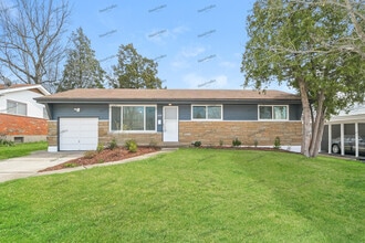 Building Photo - 2230 Hollis Dr