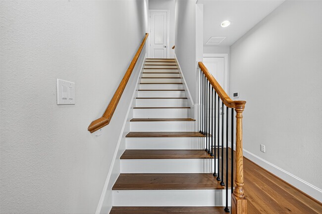 Building Photo - 815 Bringhurst St