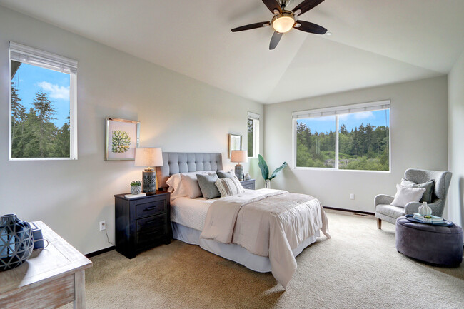 Ensuite Bedroom - 5213 Glenwood Ave