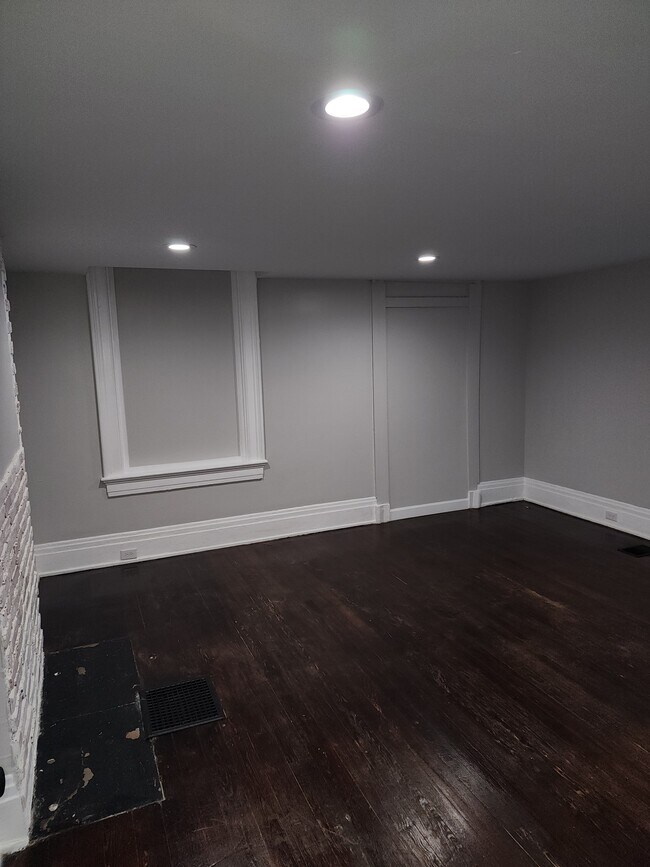 Master - 2153 Loth St