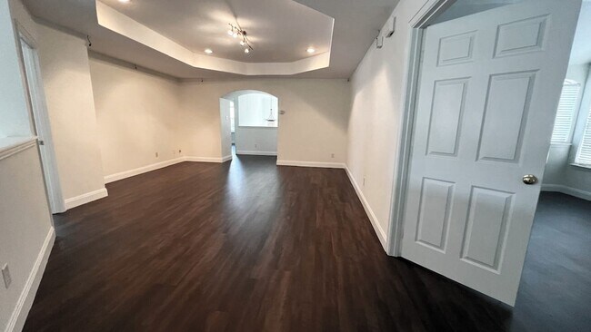 Building Photo - 812 Brookwater Dr