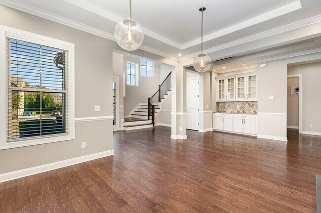 Building Photo - Stunning 5-Bedroom, 5-Bathroom Home with Chef's Kitchen and Luxurious Features