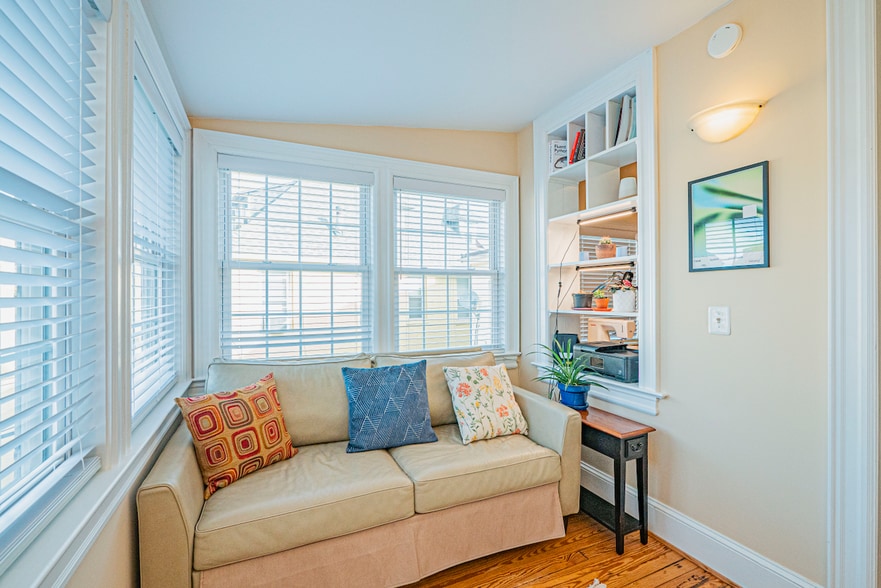 Building Photo - 3542 10th St NW