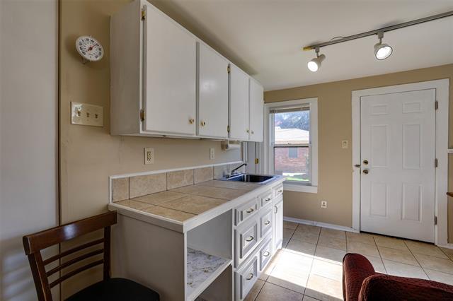 Building Photo - 3531 Bellaire Dr S