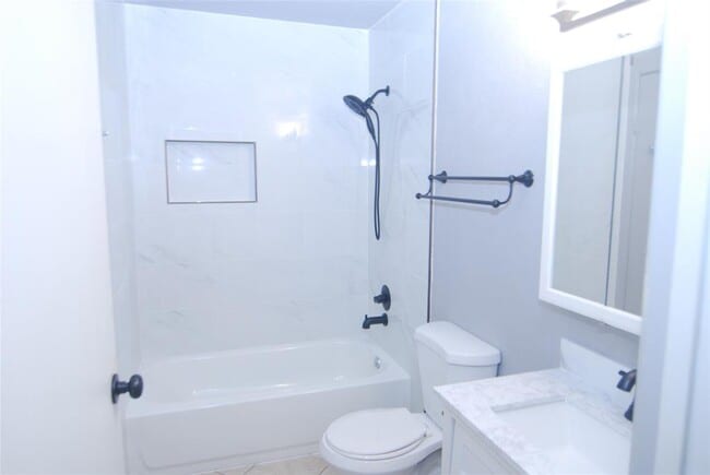 Building Photo - 1401 E Red Cedar Cir