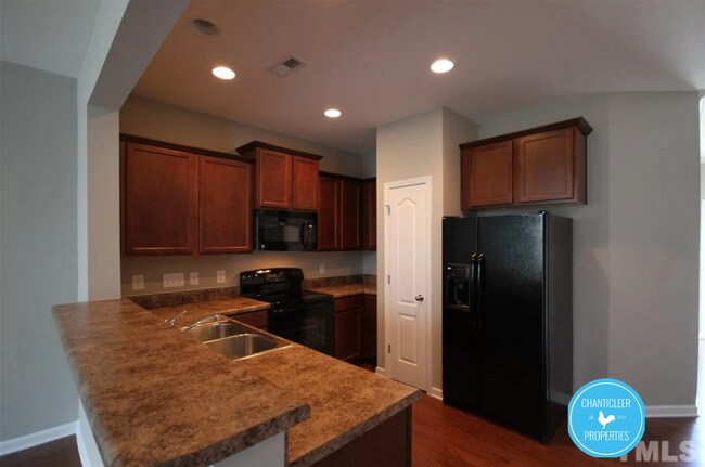 Building Photo - 2219 Sunny Cove Dr