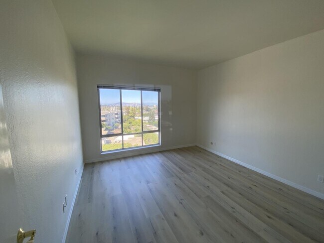 Building Photo - 30 Mounds Rd
