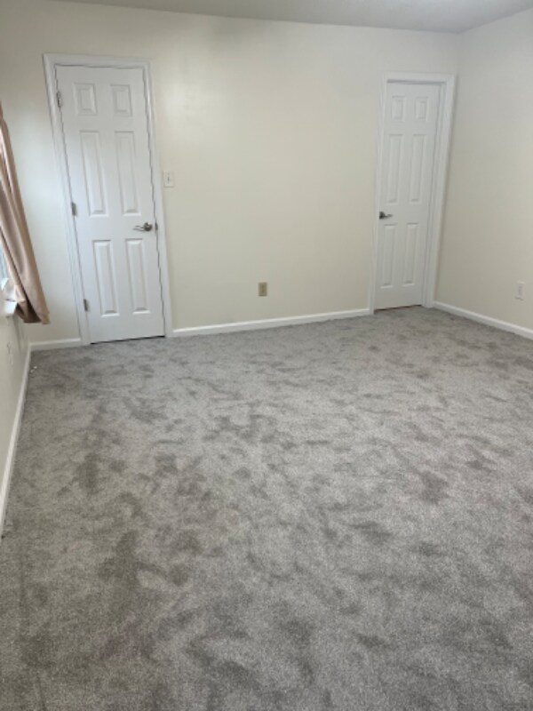 Building Photo - 2633 Pender Dr