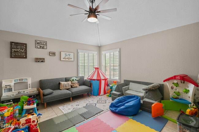 Building Photo - 6052 Bandolero Dr