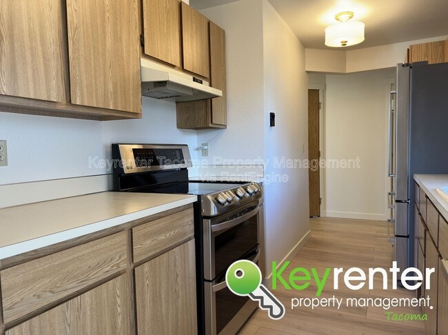 Building Photo - 3422 N Bristol St