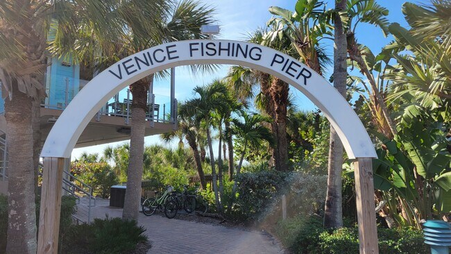 Building Photo - Annual UNFURNISHED 2/1 condo Island life
