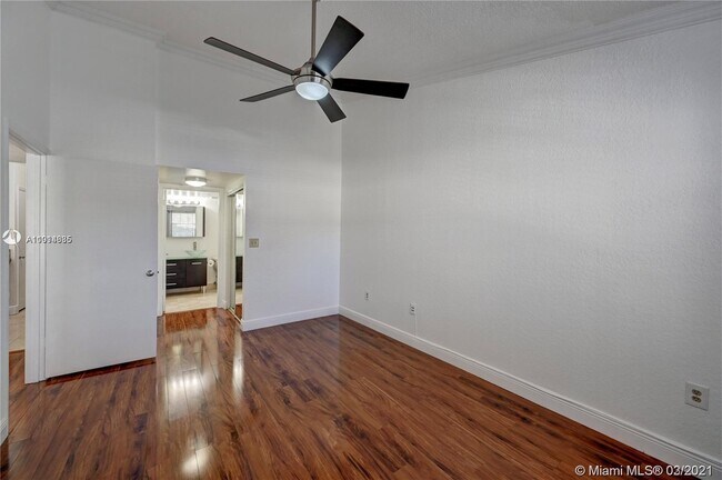 Building Photo - 2850 N Oakland Forest Dr