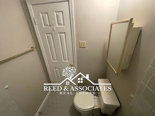 Building Photo - 3 Bedroom in Raleigh Home!