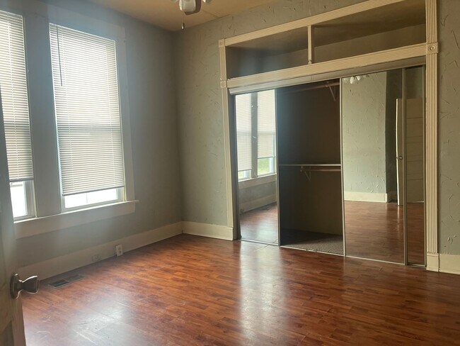 Building Photo - 1728 Highland Ave