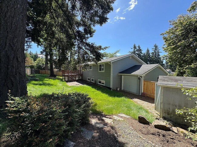 Building Photo - 13440 90th Pl NE